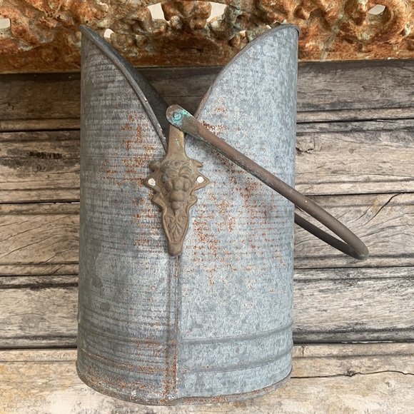 Vintage Galvanized Bucket with Handle - Picture 3 of 7